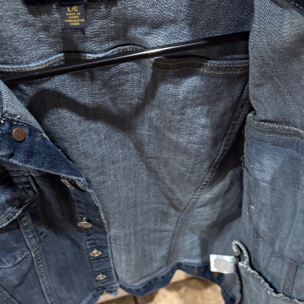 Lucky Brand Women’s Classic Blue Jean Jacket - Picture 8 of 8